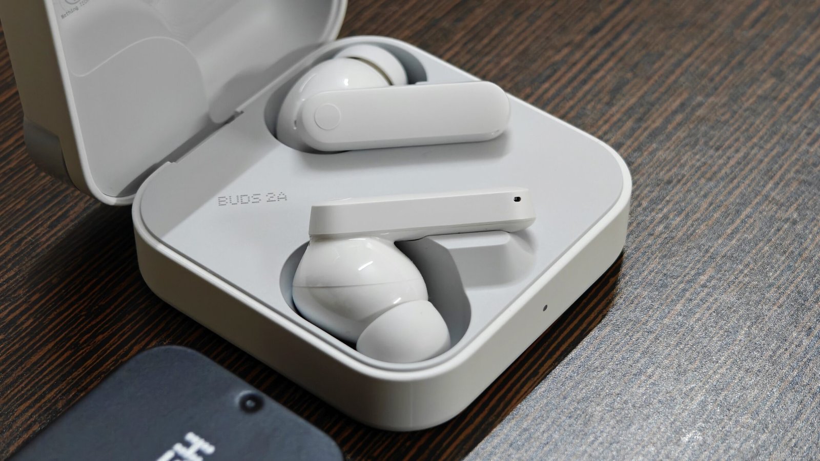 Nothing CMF Buds 2a offer an amazing audio experience. They deliver clear sound, strong bass, and great noise cancellation, making your music, calls, and on-the-go listening truly immersive.